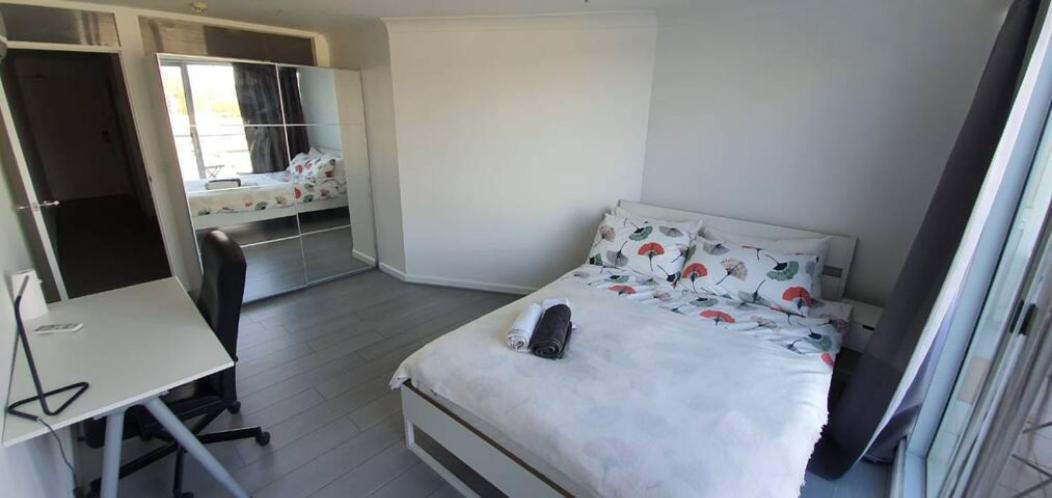 Dana-Cozy Private Room In Shared Central Apt-Rm 2 Canberra Bagian luar foto