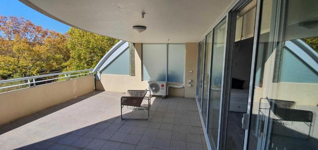 Dana-Cozy Private Room In Shared Central Apt-Rm 2 Canberra Bagian luar foto