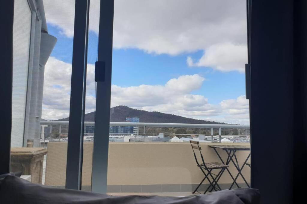 Dana-Cozy Private Room In Shared Central Apt-Rm 2 Canberra Bagian luar foto