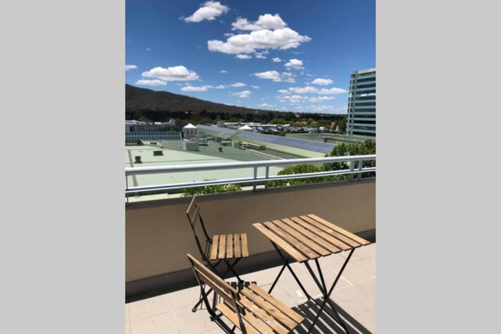 Dana-Cozy Private Room In Shared Central Apt-Rm 2 Canberra Bagian luar foto