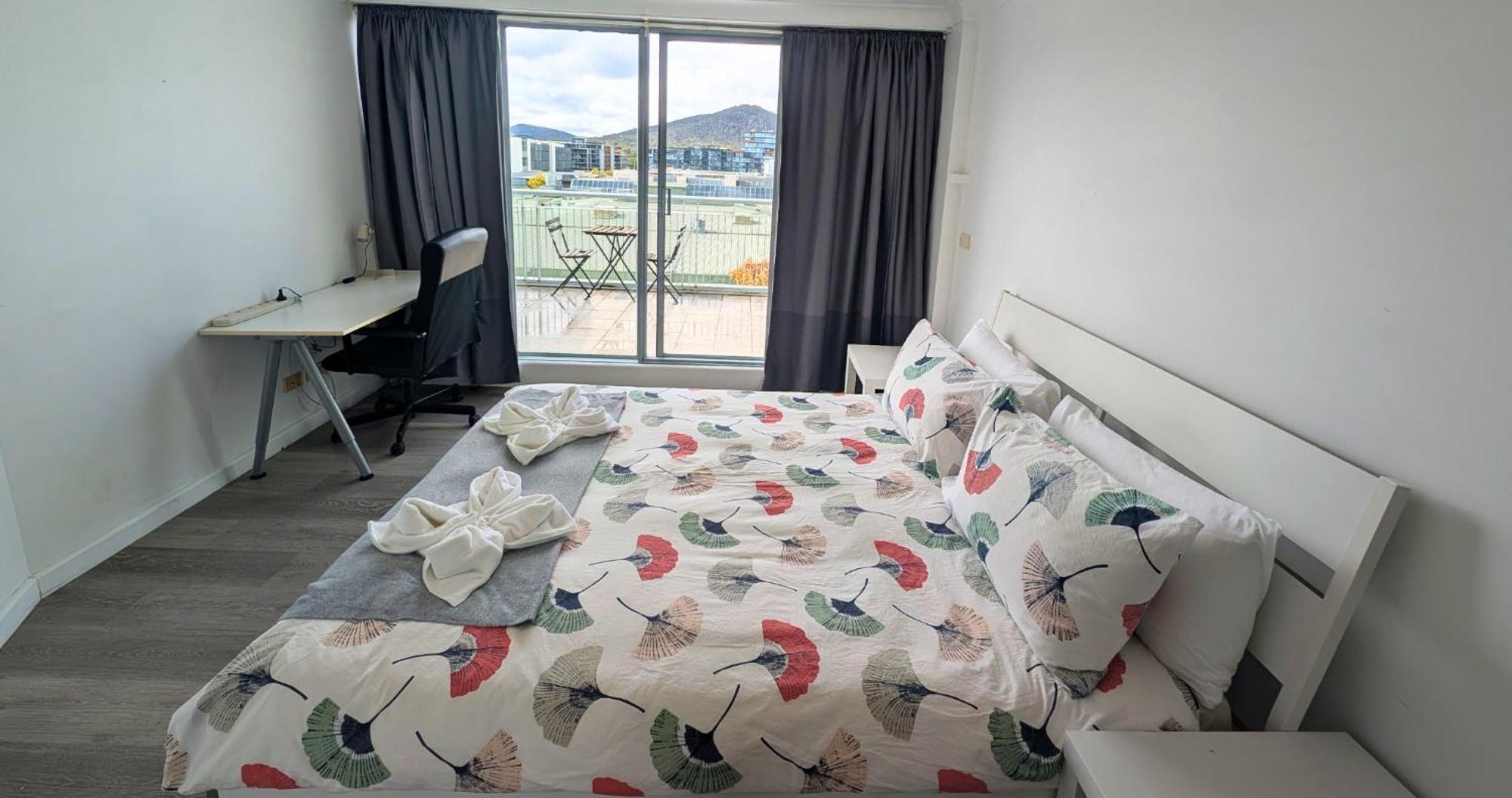 Dana-Cozy Private Room In Shared Central Apt-Rm 2 Canberra Bagian luar foto