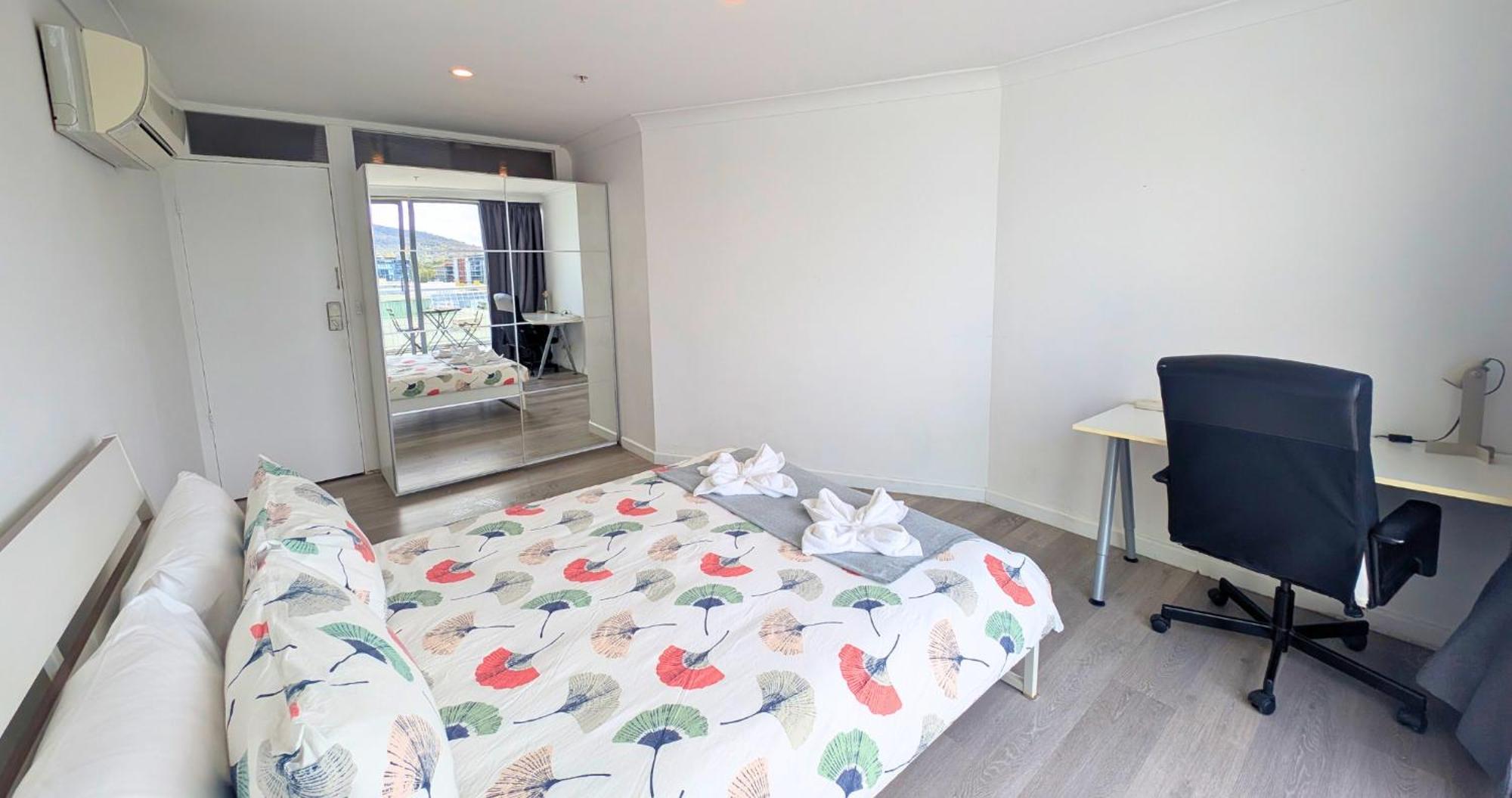 Dana-Cozy Private Room In Shared Central Apt-Rm 2 Canberra Bagian luar foto
